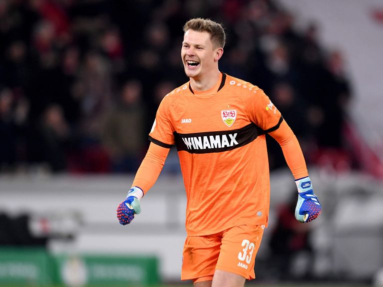Alexander Nübel, VfB Stuttgart, 27/0, trzy lata temu przeszedł do Bayernu Monachium, aby zastąpić Neuera. Wypożyczony do Stuttgartu pokazał tam wielką klasę i udowodnił, że przyszłość należy do niego. Alexander Nübel, VfB Stuttgart, 27/0, trzy lata temu przeszedł do Bayernu Monachium, aby zastąpić Neuera. Wypożyczony do Stuttgartu pokazał tam wielką klasę i udowodnił, że przyszłość należy do niego.
