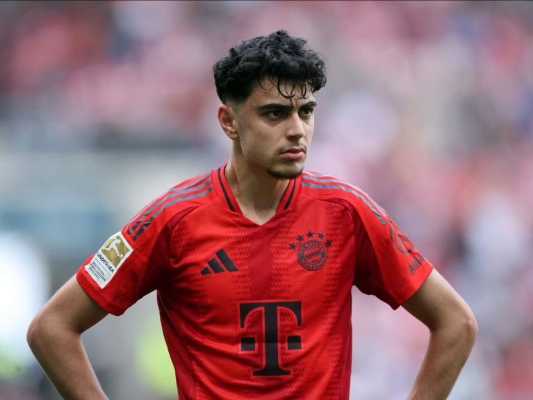 Aleksander Pavlovic, Bayern Monachium, 20/0/0, to wielki talent w środku pola. Jest w drużynie, aby się uczyć. Aleksander Pavlovic, Bayern Monachium, 20/0/0, to wielki talent w środku pola. Jest w drużynie, aby się uczyć.