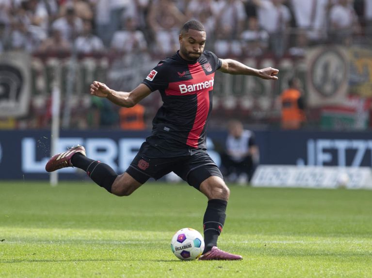 Jonathan Tah, Bayer Leverkusen, 28/23/0. Środkowy obrońca nowych mistrzów Niemiec, a w kadrze narodowej gra obok Antonio Rüdigera. Jonathan Tah, Bayer Leverkusen, 28/23/0. Środkowy obrońca nowych mistrzów Niemiec, a w kadrze narodowej gra obok Antonio Rüdigera.