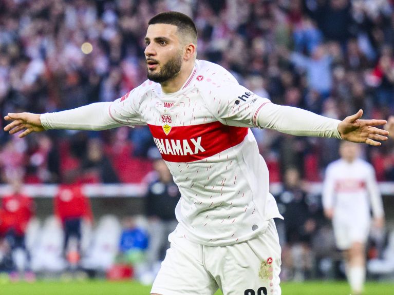 Deniz Undav, VfB Stuttgart, 27/1/0. Jego ataki na bramki przeciwnika doprowadziły go do kadry narodowej. Tam siedzi na ławce rezerwowej. Deniz Undav, VfB Stuttgart, 27/1/0. Jego ataki na bramki przeciwnika doprowadziły go do kadry narodowej. Tam siedzi na ławce rezerwowej.