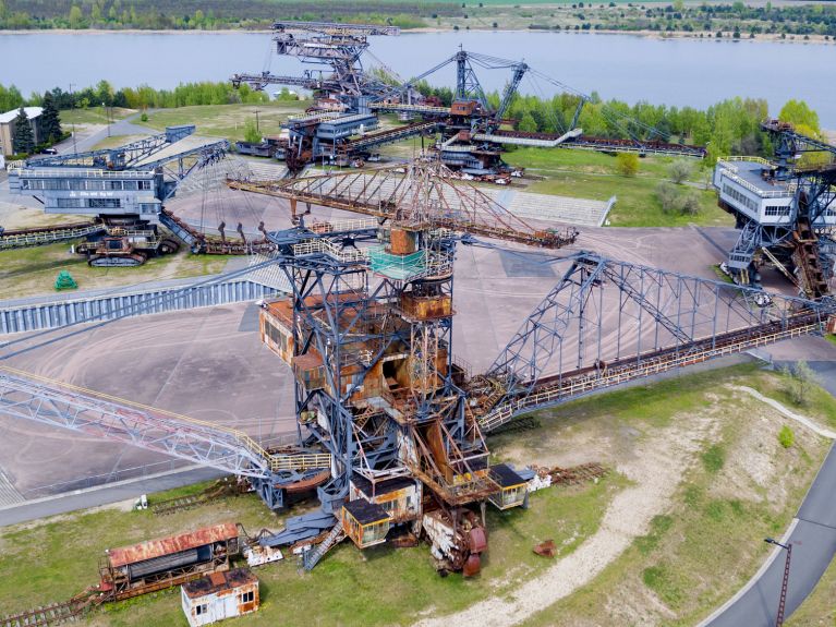 También aquí se puede acampar: el museo al aire libre “Ferropolis”, cerca de Dessau. 