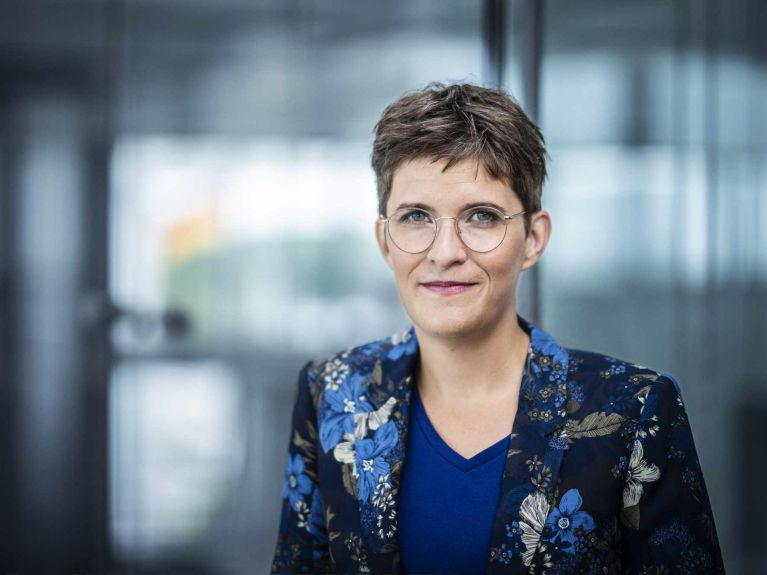 Ministra de Estado para a Europa e o Clima: Anna Lührmann 