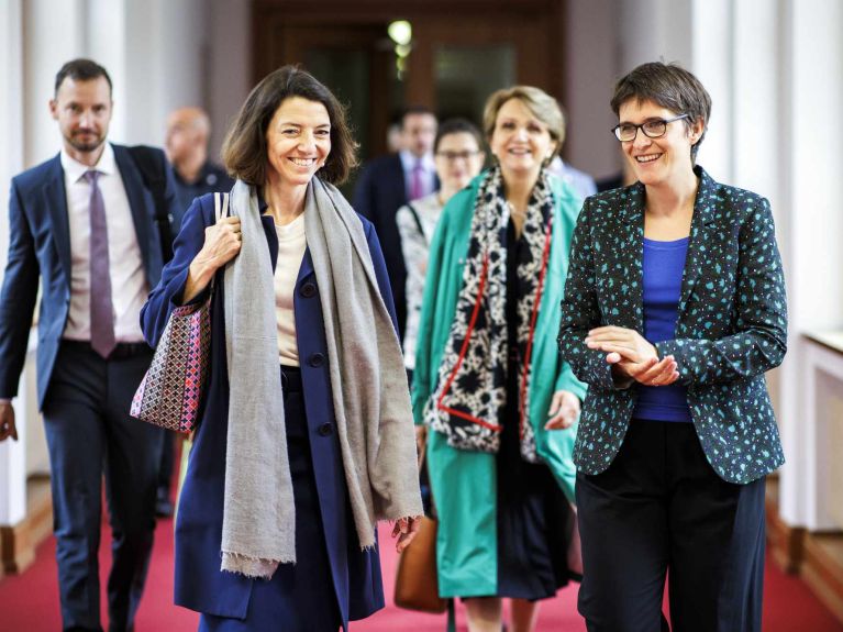 Anna Lührmann mit Frankreichs Europa-Staatssekretärin Laurence Boone