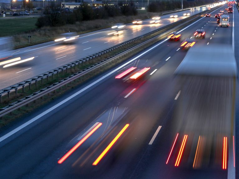 Ruch na autostradzie: dzięki startupom staje się on bardziej przyjazny dla środowiska.