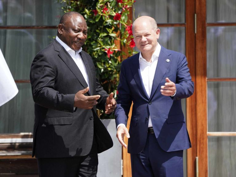 O chanceler alemão Scholz e o presidente da África do Sul Ramaphosa O chanceler alemão Scholz e o presidente da África do Sul Ramaphosa
