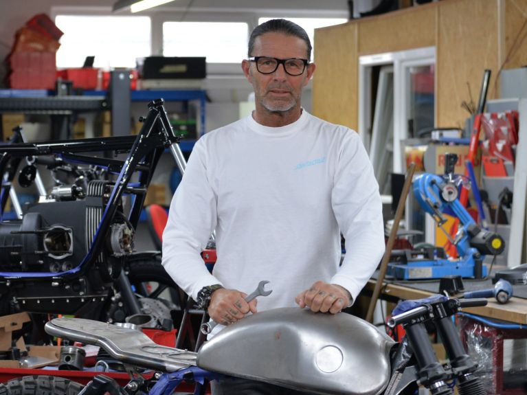 Motosiklet tasarımcısı Marcus Walz kendi atölyesinde Motosiklet tasarımcısı Marcus Walz kendi atölyesinde