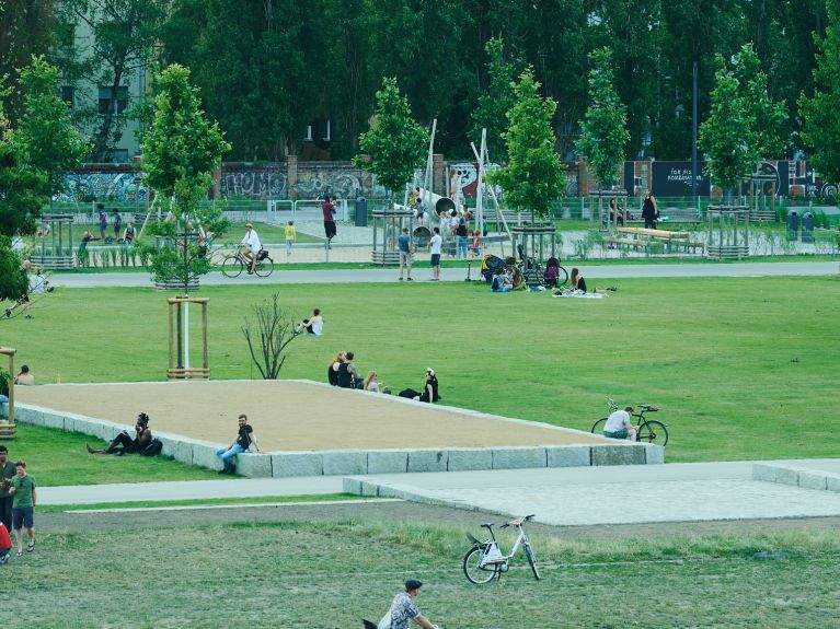 Nuevo espacio verde en el Mauerpark en Berlín: Disfrutando del aire fresco
