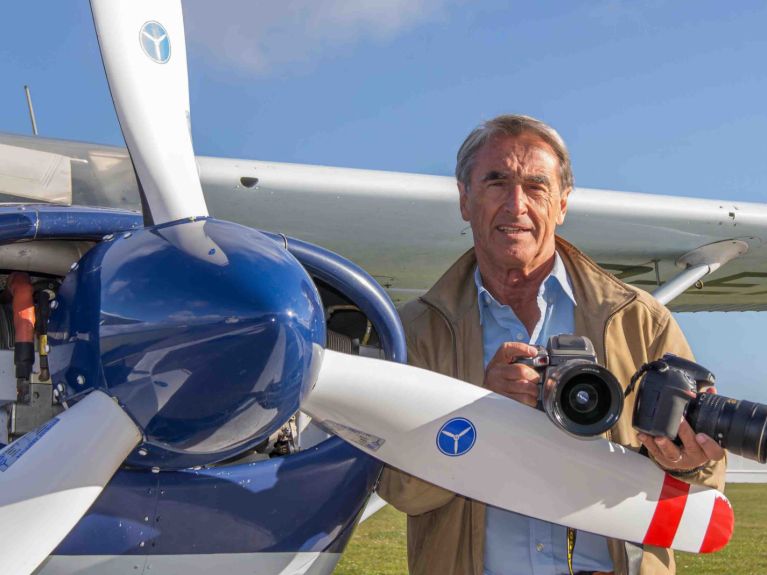 Gerhard Launer has worked as an aerial photographer for many years. 