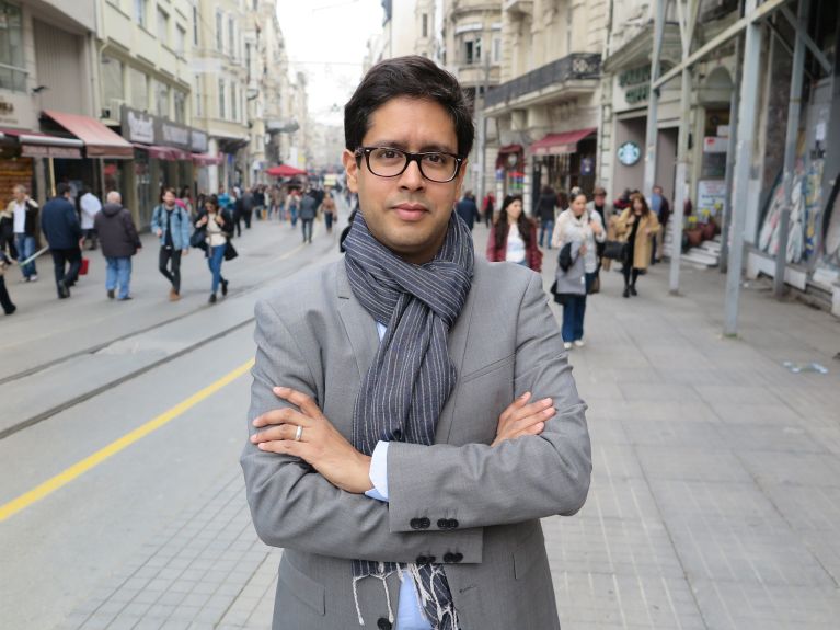 Dziennikarz Hasnain Kazim w Stambule, Turcja. 