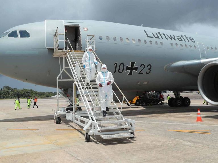 Самолет бундесвера доставляет аппараты ИВЛ в Бразилию.