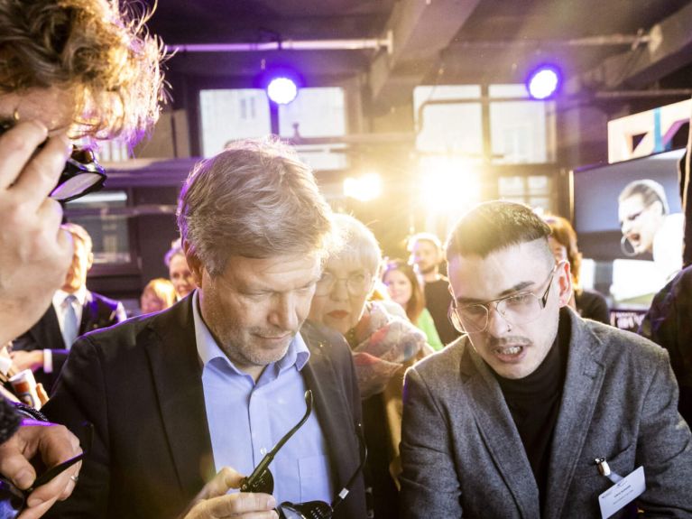 Le vice-chancelier Robert Habeck découvre Eye-Able lors d’une remise de prix Le vice-chancelier Robert Habeck découvre Eye-Able lors d’une remise de prix