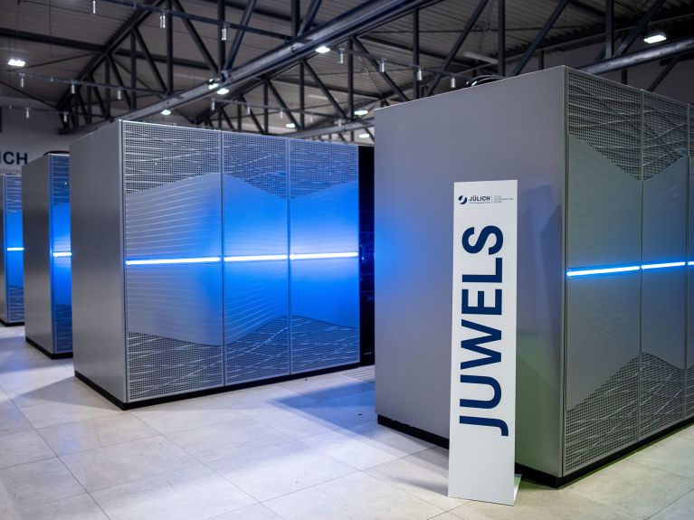 Der Supercomputer „Juwels“ in Jülich