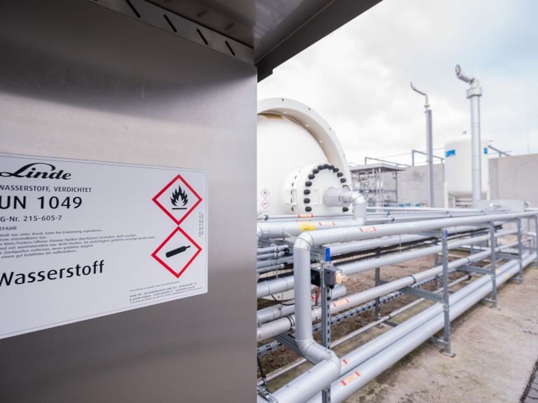 Mainz: Mit Windenergie wird Wasserstoff produziert. Mainz: Mit Windenergie wird Wasserstoff produziert.