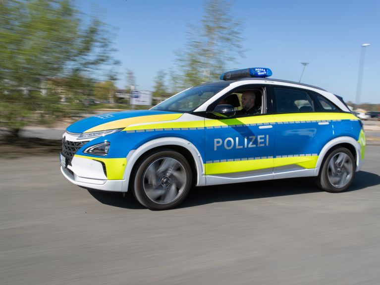 Osnabrück ist nach Berlin die zweite deutsche Stadt, in der ein Wasserstofffahrzeug bei der Polizei zum Einsatz kommt.