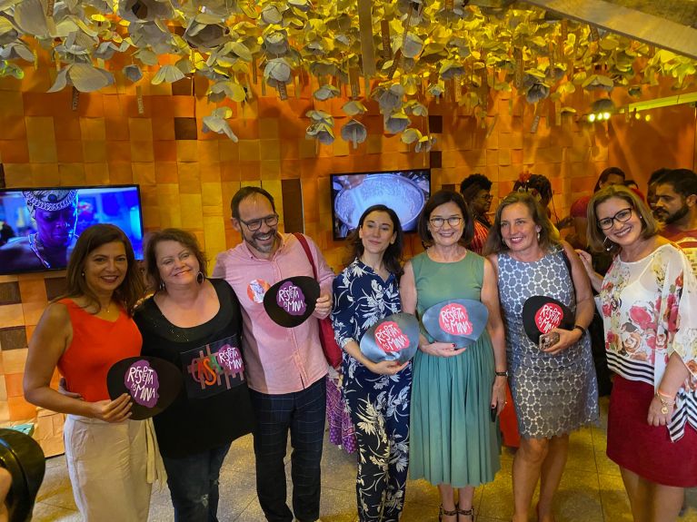 Sibel Kekilli na inauguração da Casa Respeita as Mina, um abrigo de mulheres, em fevereiro de 2020. Sibel Kekilli na inauguração da Casa Respeita as Mina, um abrigo de mulheres, em fevereiro de 2020.