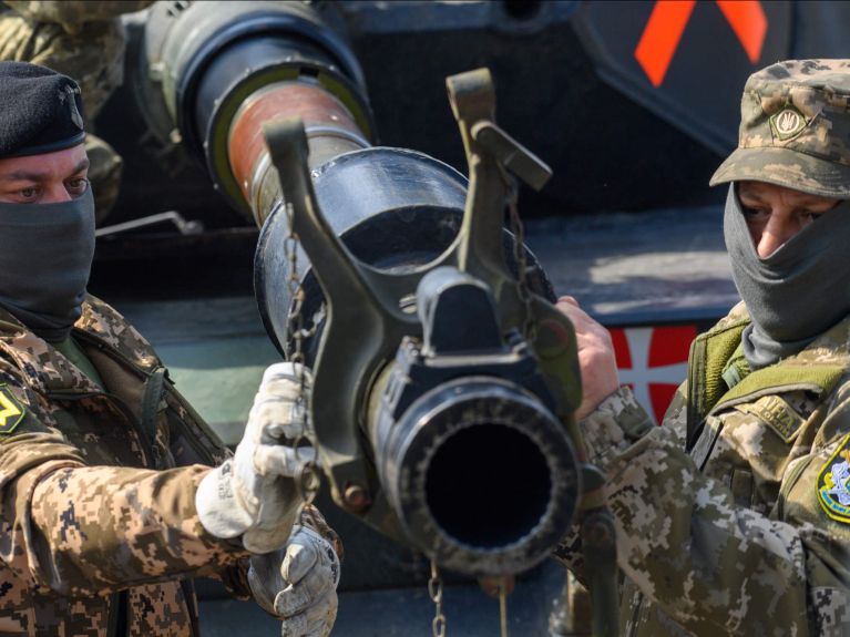 Ukrainische Soldaten werden bei der Bundeswehr ausgebildet. 