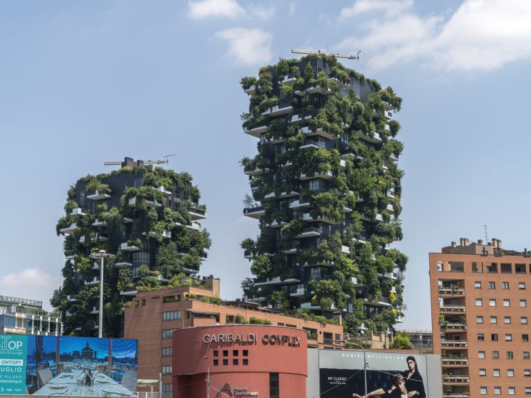  Les  tours « Bosco Verticale » à Milan – à la fois des immeubles et une forêt.