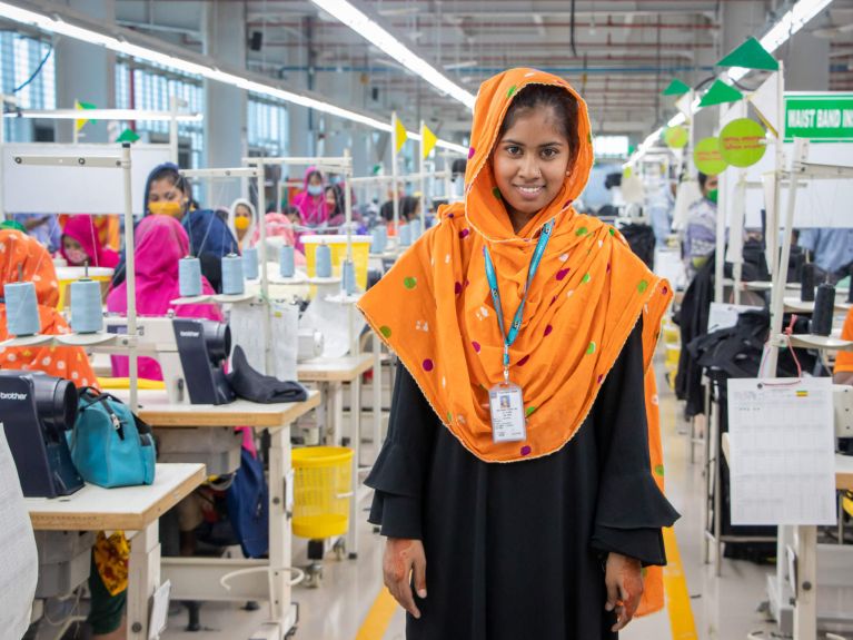 Uma fábrica têxtil em Gazipur, Bangladesh 