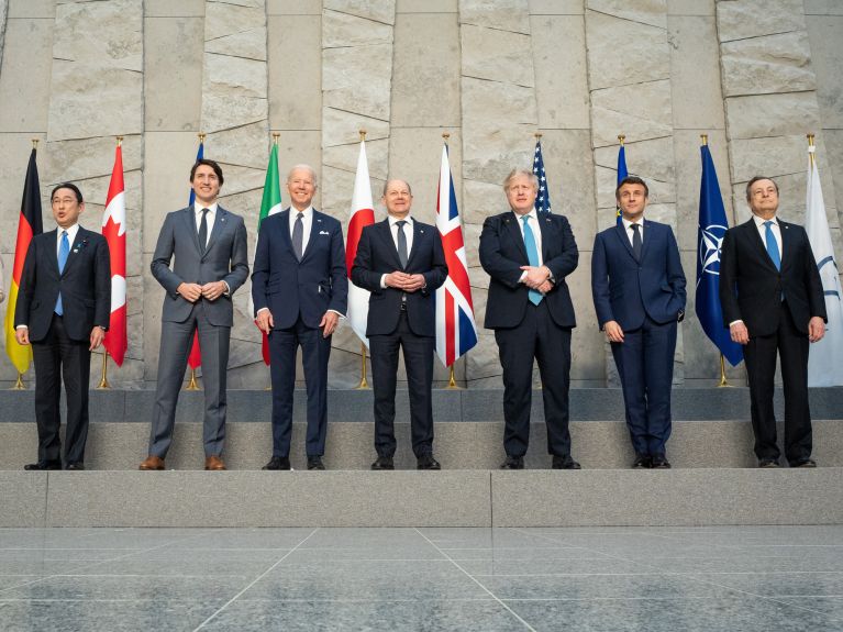 O chanceler alemão Scholz e os chefes de Estado e de governo do G7 