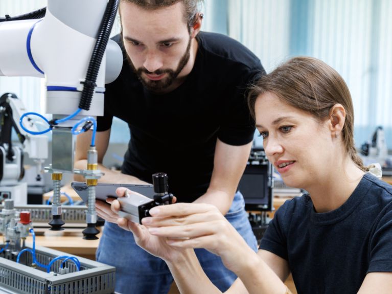 The High-Tech Agenda is intended to accelerate the path from research into practice. The High-Tech Agenda is intended to accelerate the path from research into practice.