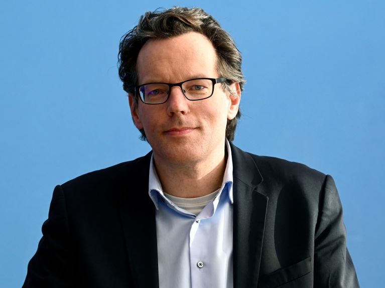 Jörn Birkmann présentant le rapport du GIEC Jörn Birkmann présentant le rapport du GIEC
