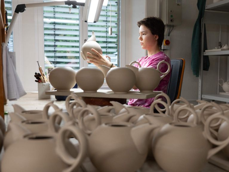 Meissen é a mais antiga fábrica de porcelana da Europa. Meissen é a mais antiga fábrica de porcelana da Europa.