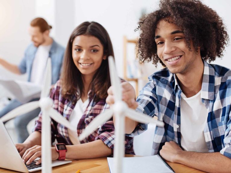 Windkraft und mehr: Studierende stellen sich Herausforderungen