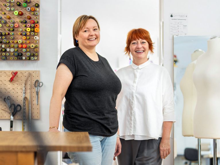 Managing Director Claudia Frick (r.) and her Deputy Nadja Losse: women empowering other women 