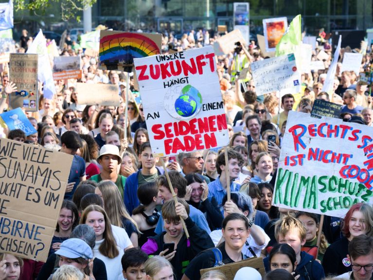 Fridays for Future : des activistes manifestent lors de la grève pour le climat. 