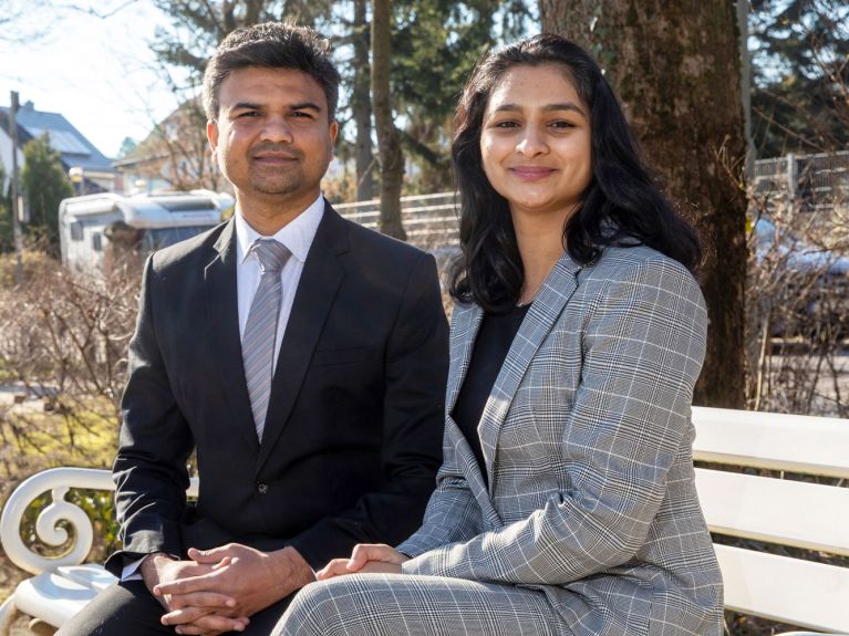 Anand Shingi and Supriya Bhandari live near Frankfurt. Anand Shingi and Supriya Bhandari live near Frankfurt.