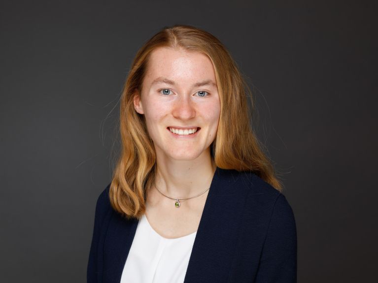 Paula Hofmann (20) Paula Hofmann (20)