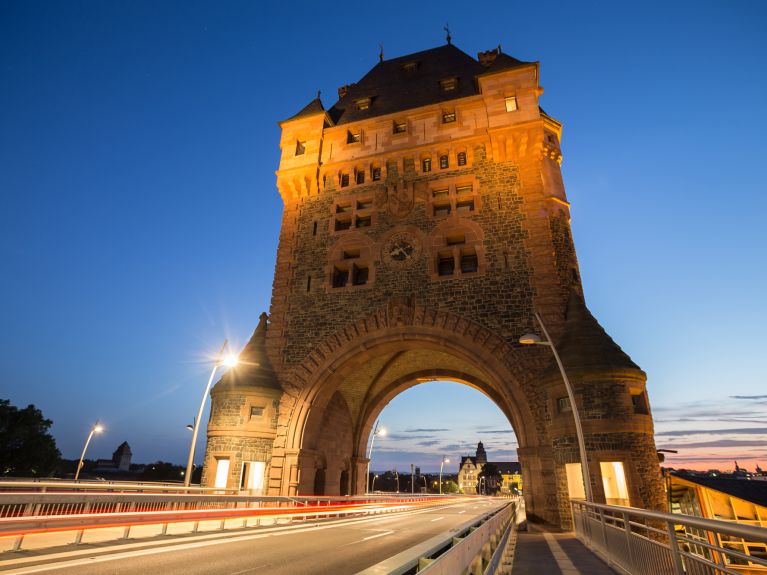 Worms é a mais velha cidade alemã. Aqui, a torre Nibelungenturm. 