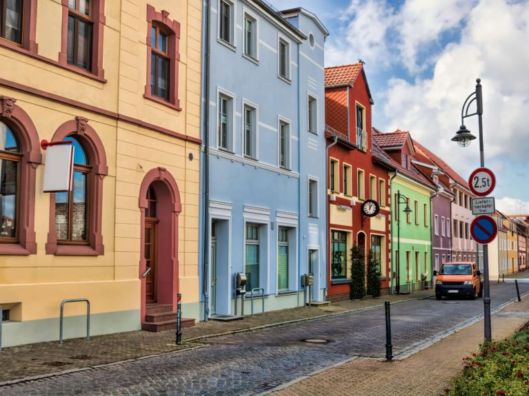 يعتمد مبلغُ الإيجار في ألمانيا إلى حدٍ كبير على المكان الذي تعيشُ فيه.  