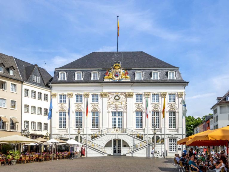 The old Bonn town hall – a magnet for tourists