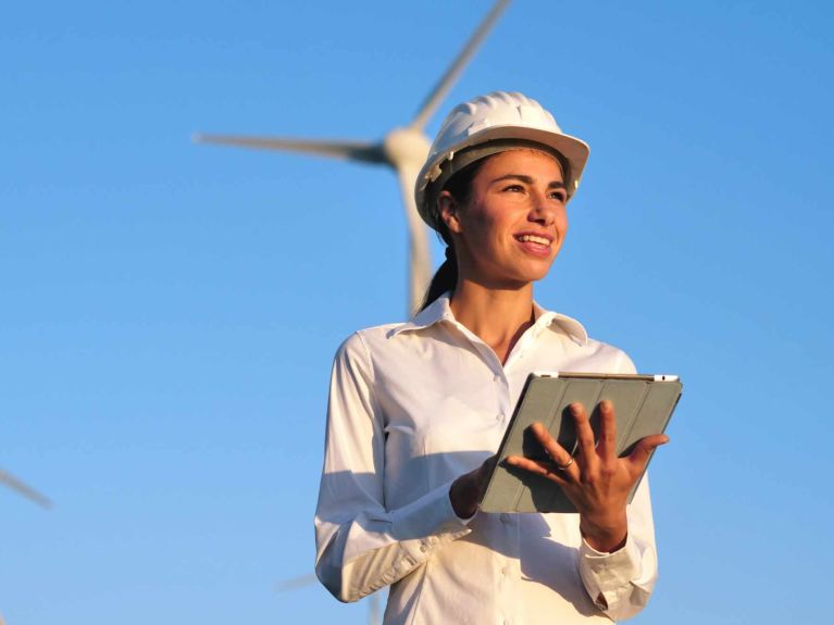 Auch internationale Fachkräfte treiben in Deutschland Windkraft an