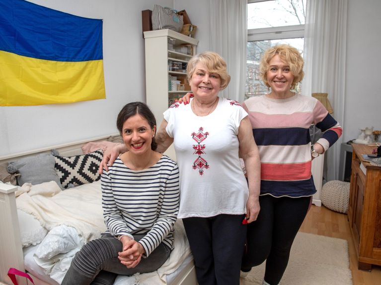 Sabine Nietmann (à esq.), Svitlana Shevchenko e Anzhelika Olefirenko.