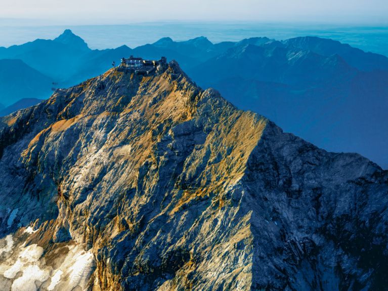 Die Zugspitze mit Bergstation 