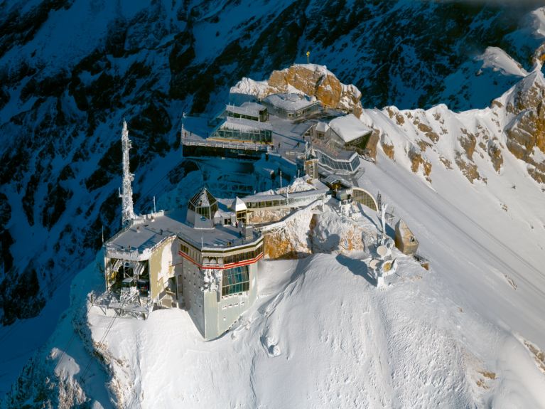 Die Bergstation auf dem Gipfel der Zugspitze 