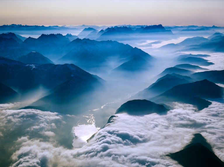 Die Zugspitze, Deutschlands höchster Berg aus der Ferne gesehen. 