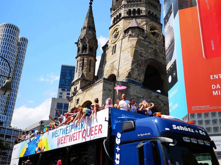 El ministerio alemán de Asuntos Exteriores durante el Christopher Street Day 2019 en Berlín El ministerio alemán de Asuntos Exteriores durante el Christopher Street Day 2019 en Berlín