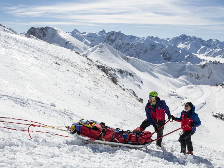 En mission 24 heures sur 24, 7 jours sur 7 : les volontaires de la Bergwacht 