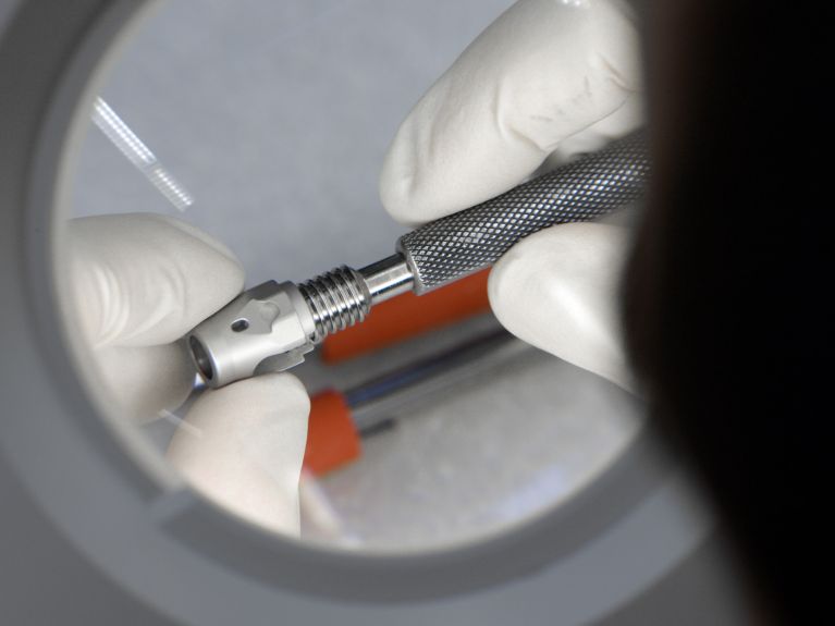 Medical technology: a backbone screw made in Tuttlingen.