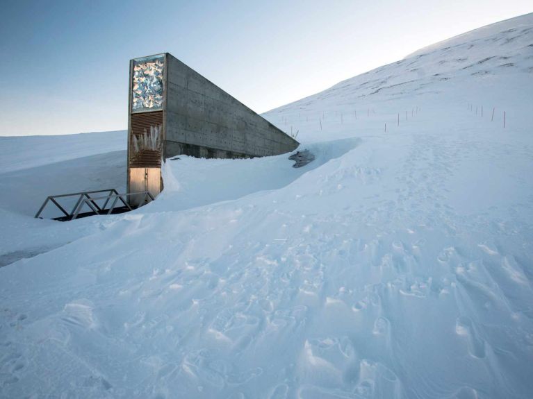 L’entrée de la banque internationale de génotypes Svalbard Global Seed Vault (SGSV) à Spitzberg.