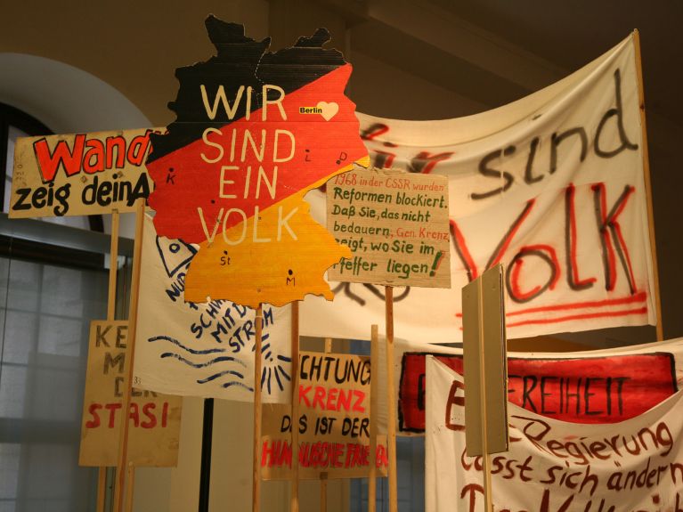 Plakate von 1989 im Deutschen Historischen Museum in Berlin