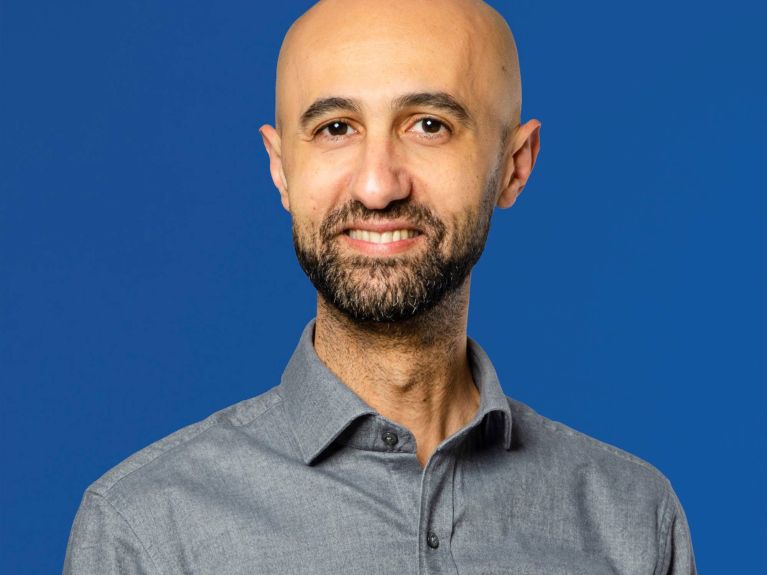 来自埃及的Osama Abdelmoghni 来自埃及的Osama Abdelmoghni
