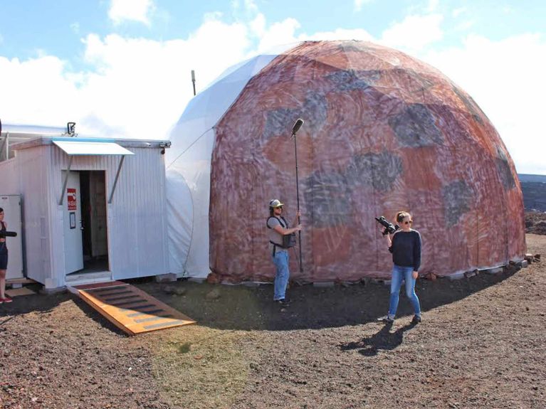 La estación de Marte en Mauna Loa se ve poco sensacional. La estación de Marte en Mauna Loa se ve poco sensacional.