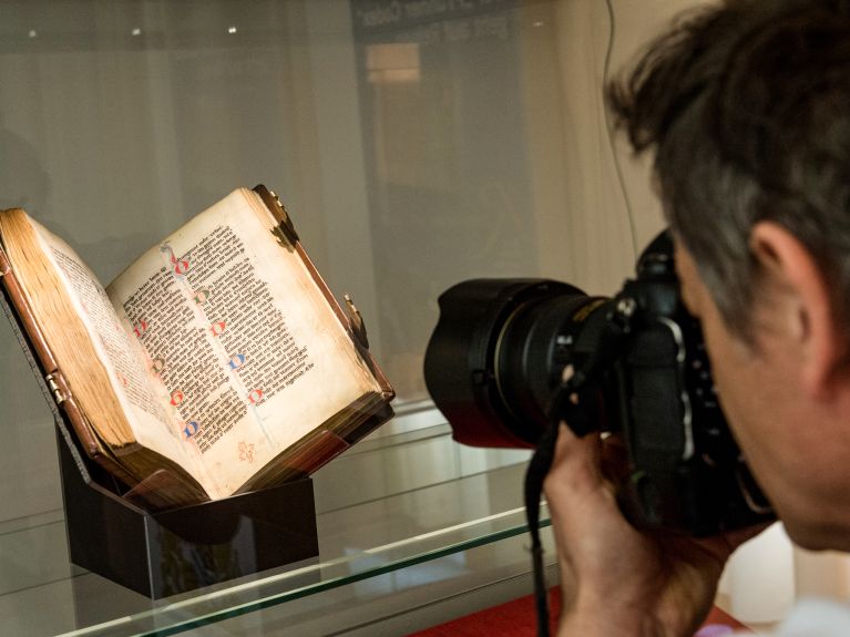 L’un des plus anciens manuscrits de la « Chanson des Nibelungen »