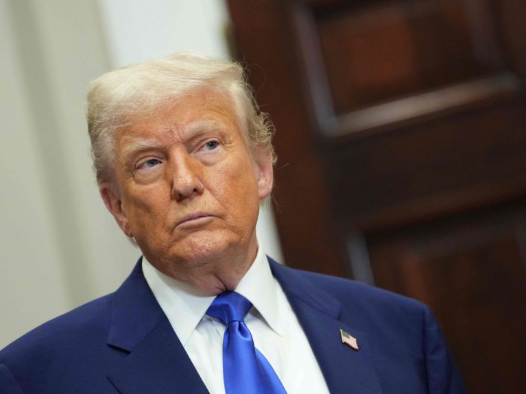 Donald Trump – die Vorfahren des amtierenden US-Präsidenten kommen aus Kallstadt bei Bad Dürkheim. Sein Großvater Friedrich Trump wurde dort 1869 geboren und wanderte 1885 in die USA aus. Donald Trump – die Vorfahren des amtierenden US-Präsidenten kommen aus Kallstadt bei Bad Dürkheim. Sein Großvater Friedrich Trump wurde dort 1869 geboren und wanderte 1885 in die USA aus.