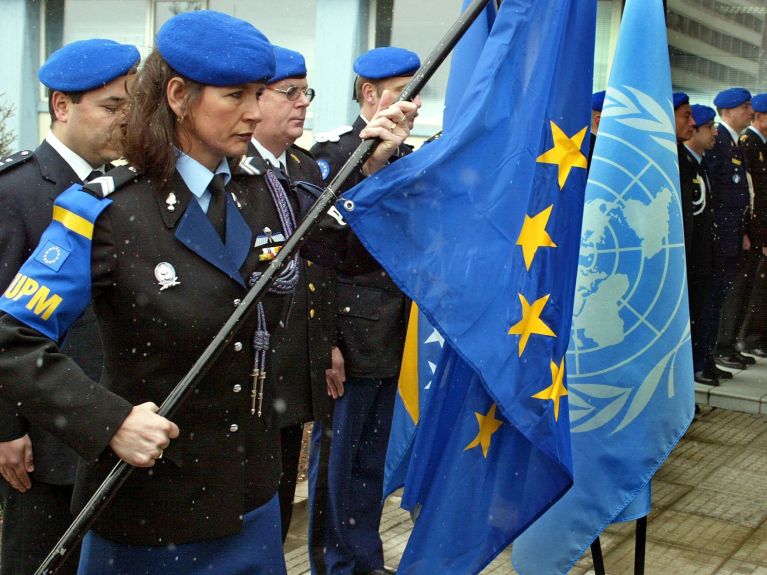 In mehr als 30 friedenserhaltenden Operationen haben die Vereinten Nationen und die Europäische Union bisher zusammengearbeitet.