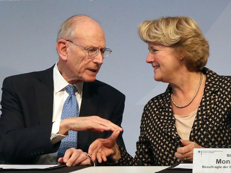 Monika Grütters und Stuart Eizenstat Monika Grütters und Stuart Eizenstat